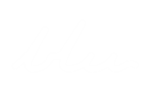 logo blu - słowo blu napisane kursywą, przypominający fale morskie, góry, bicie serca.